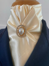 HHD Cream or White Satin Hunter Sari Pretied Stock Tie