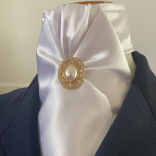 HHD Cream or White Satin Hunter Sari Pretied Stock Tie