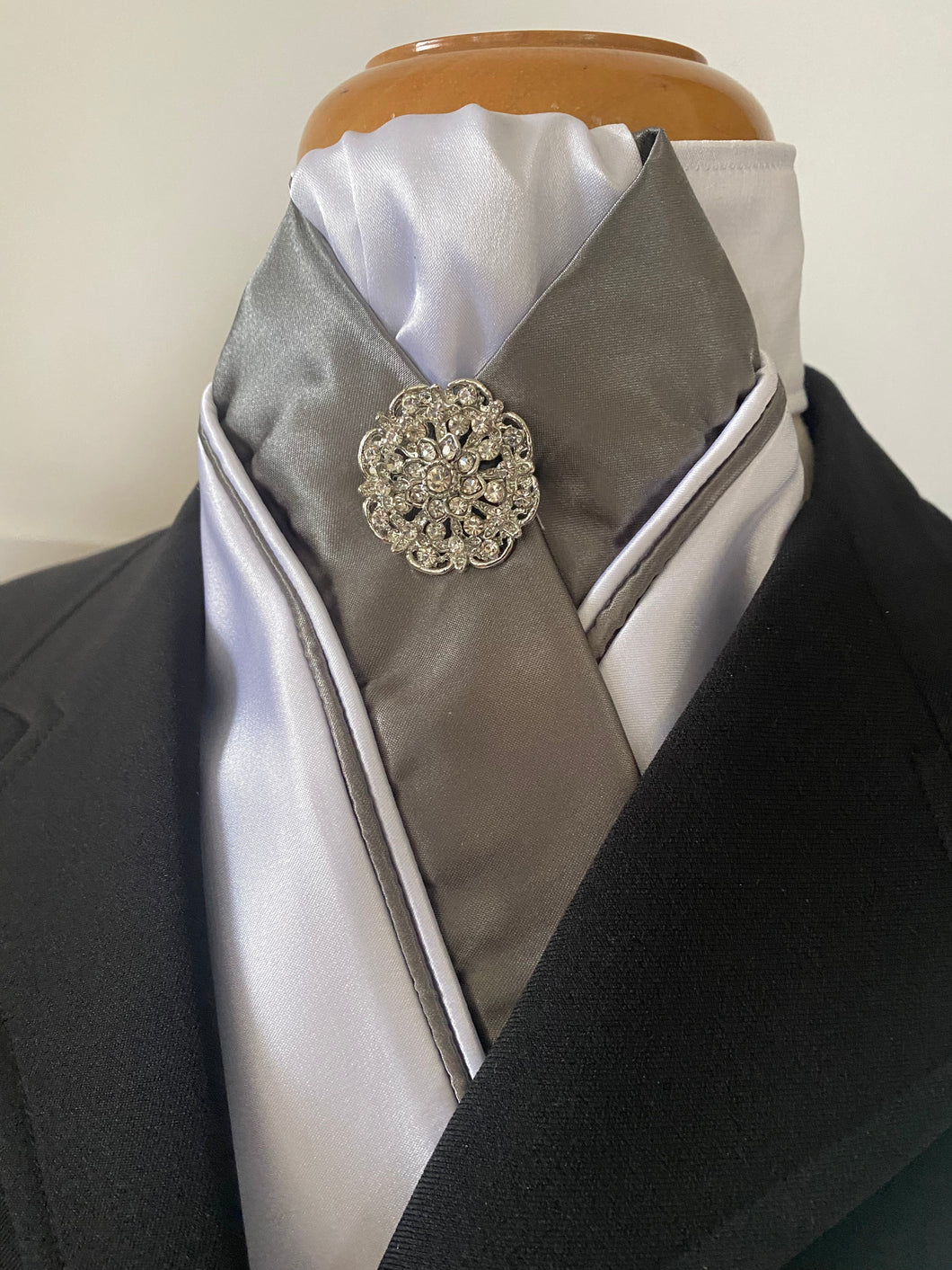 HHD White Satin Dressage Stock Tie ‘Grace’ in Grey