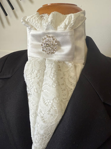 HHD Dressage Euro Stock Tie ‘Queen’ in Ivory and Lace