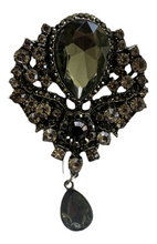 Stunning Vintage Style Tear Drop Brooch