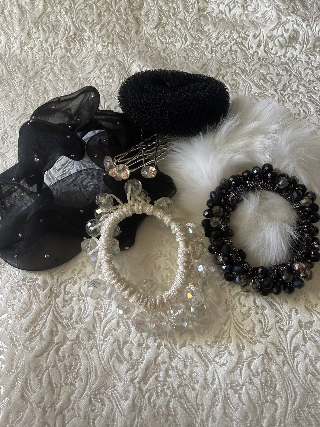 HHD The Black & White Hair Accessory Kit with Crystals