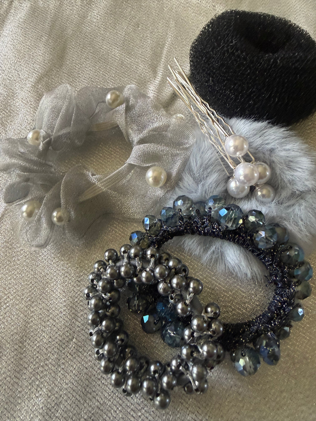 HHD The Grey Hair Accessory Kit with Pearls