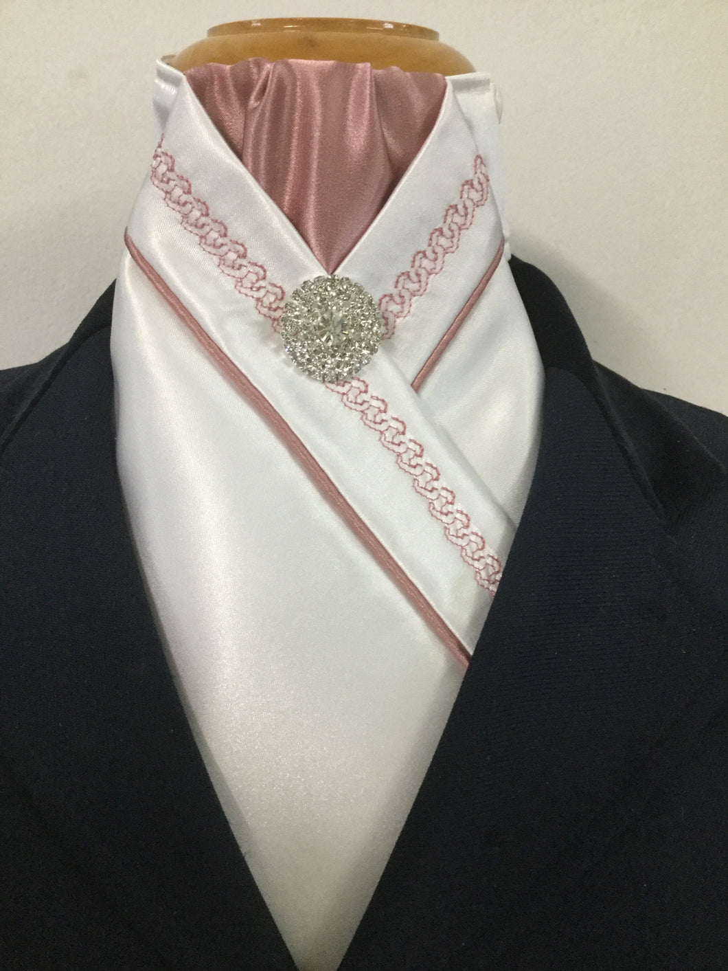 HHD White Satin Pretied Stock Tie Rose Pink Chain Embroidered