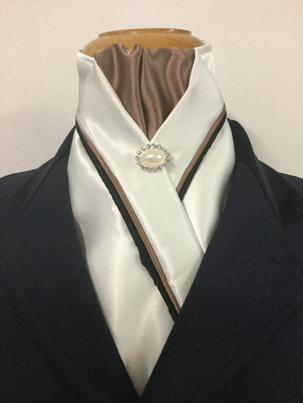 HHD Ivory Cream Custom Stock Tie in Antique Gold & Black Pearl Pin