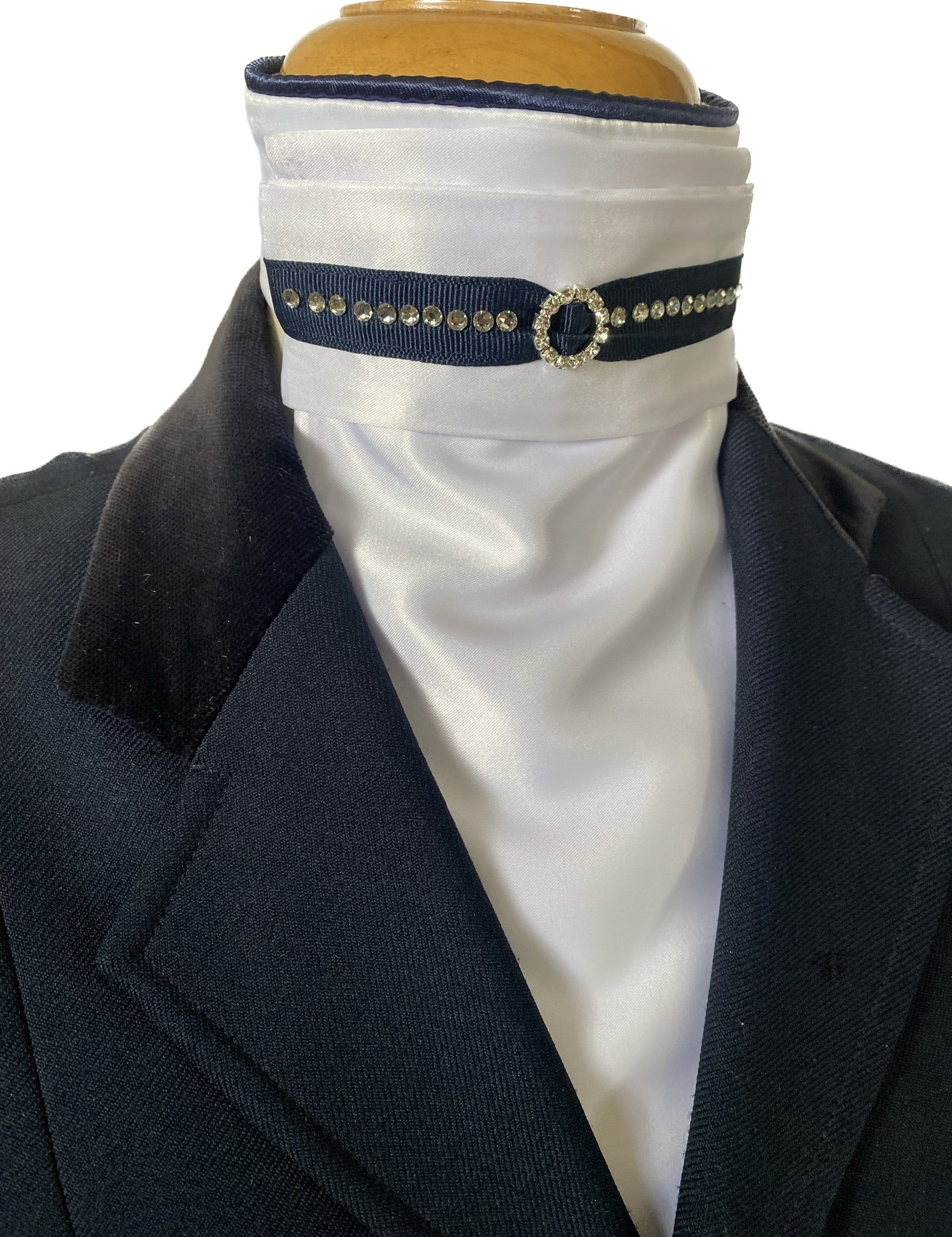 How to tie a Dressage Stock tie main image