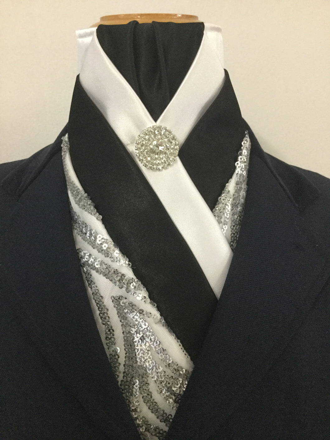 HHD 'Bella' White & Black Satin Pretied Stock Tie with Metalic Sequins