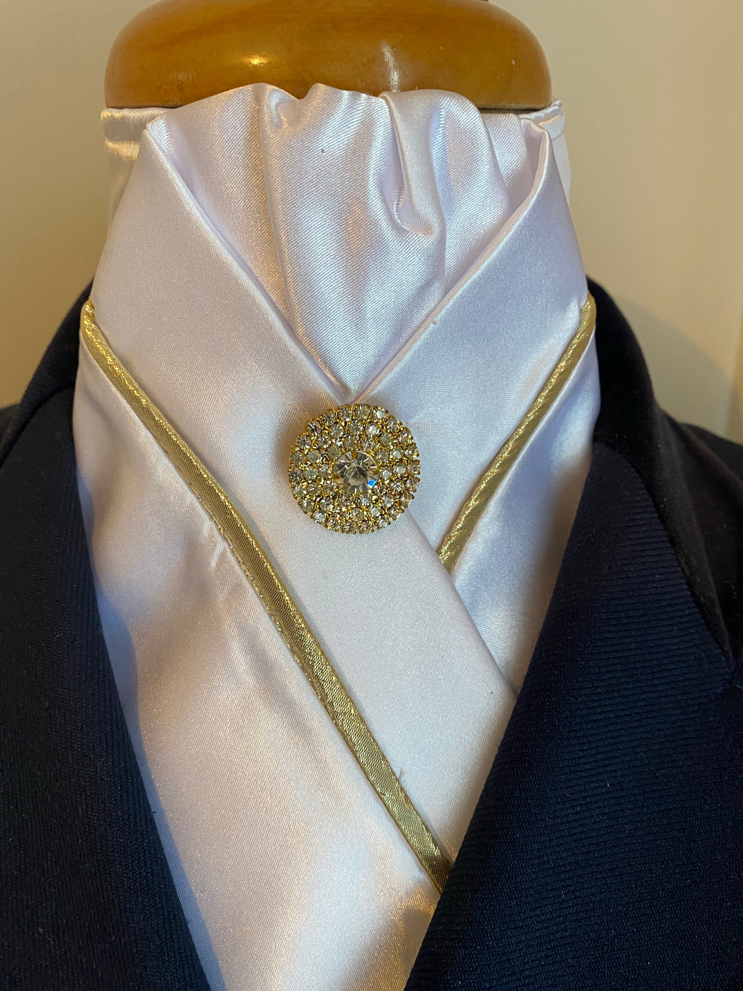 HHD White Custom Stock Tie Gold Piping with Rhinestone Pin