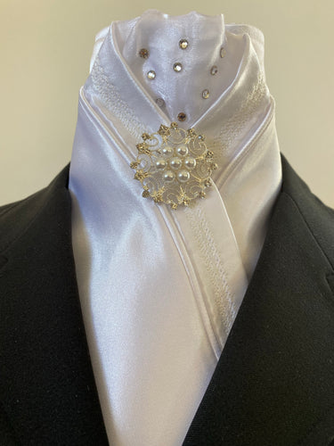 The HHD White Chain Embroidered Equestrian Stock Tie with Swarovski Elements